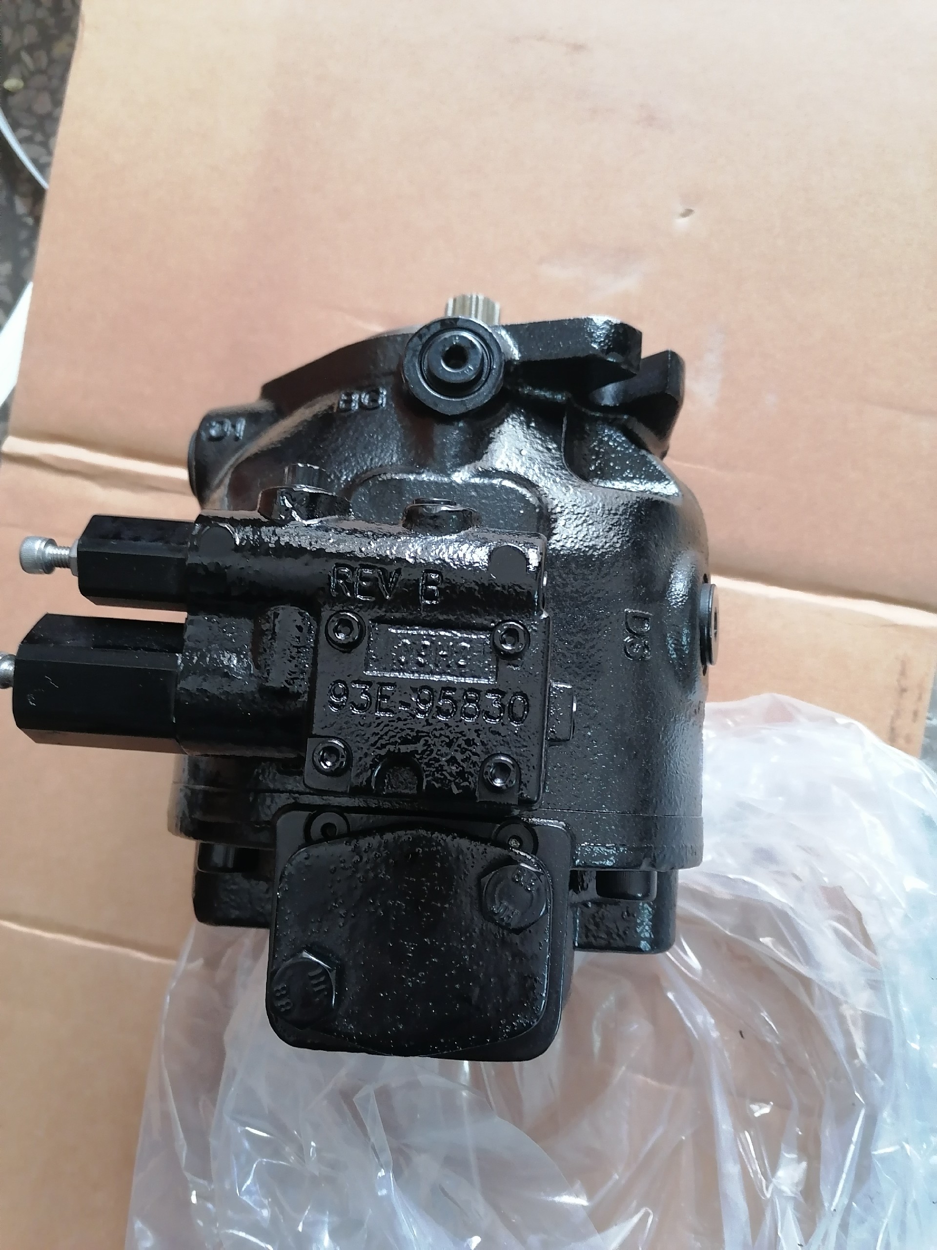 Liugong part 11C0999 Parker fan pump