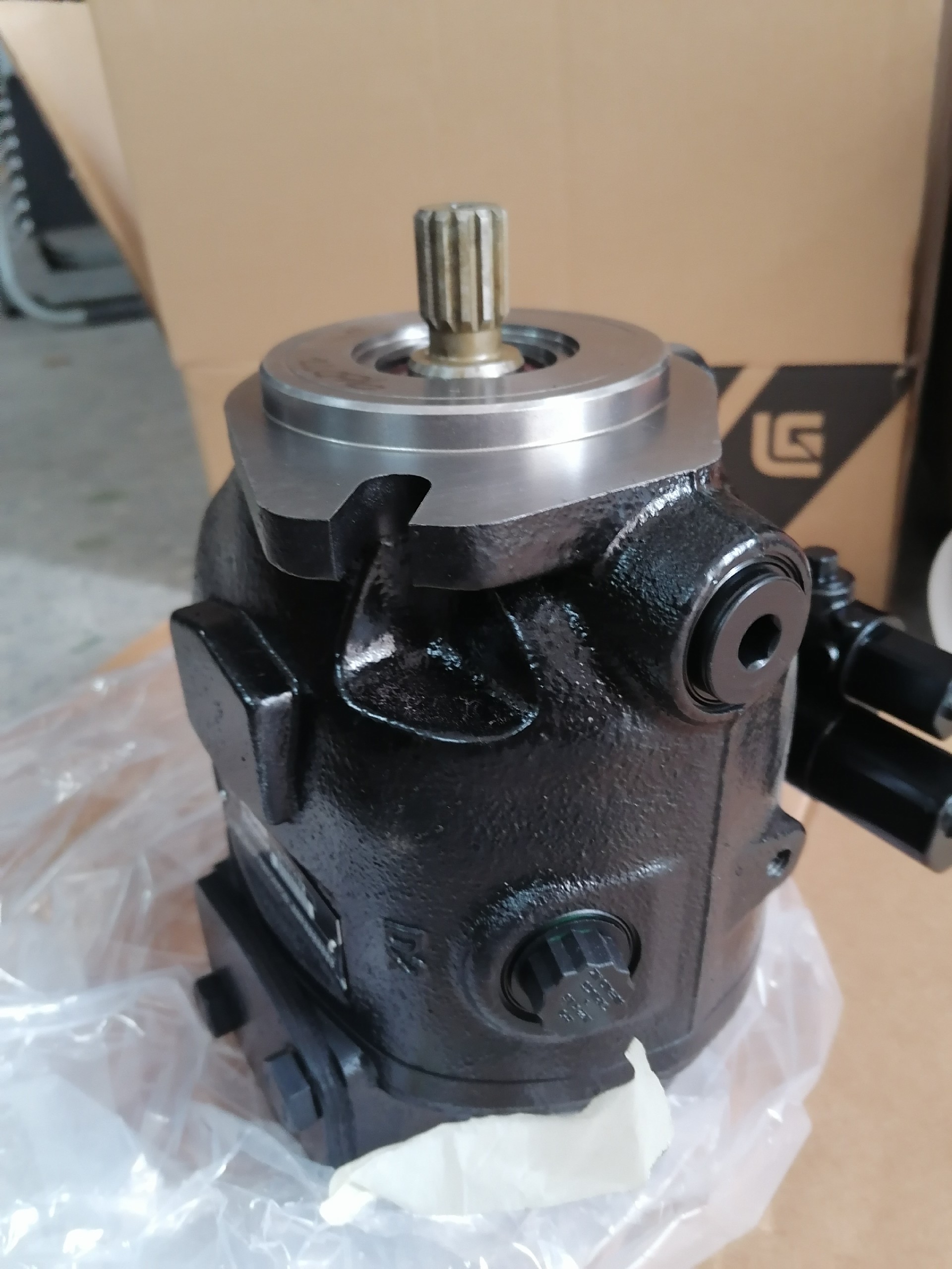 Liugong part 11C0999 Parker fan pump