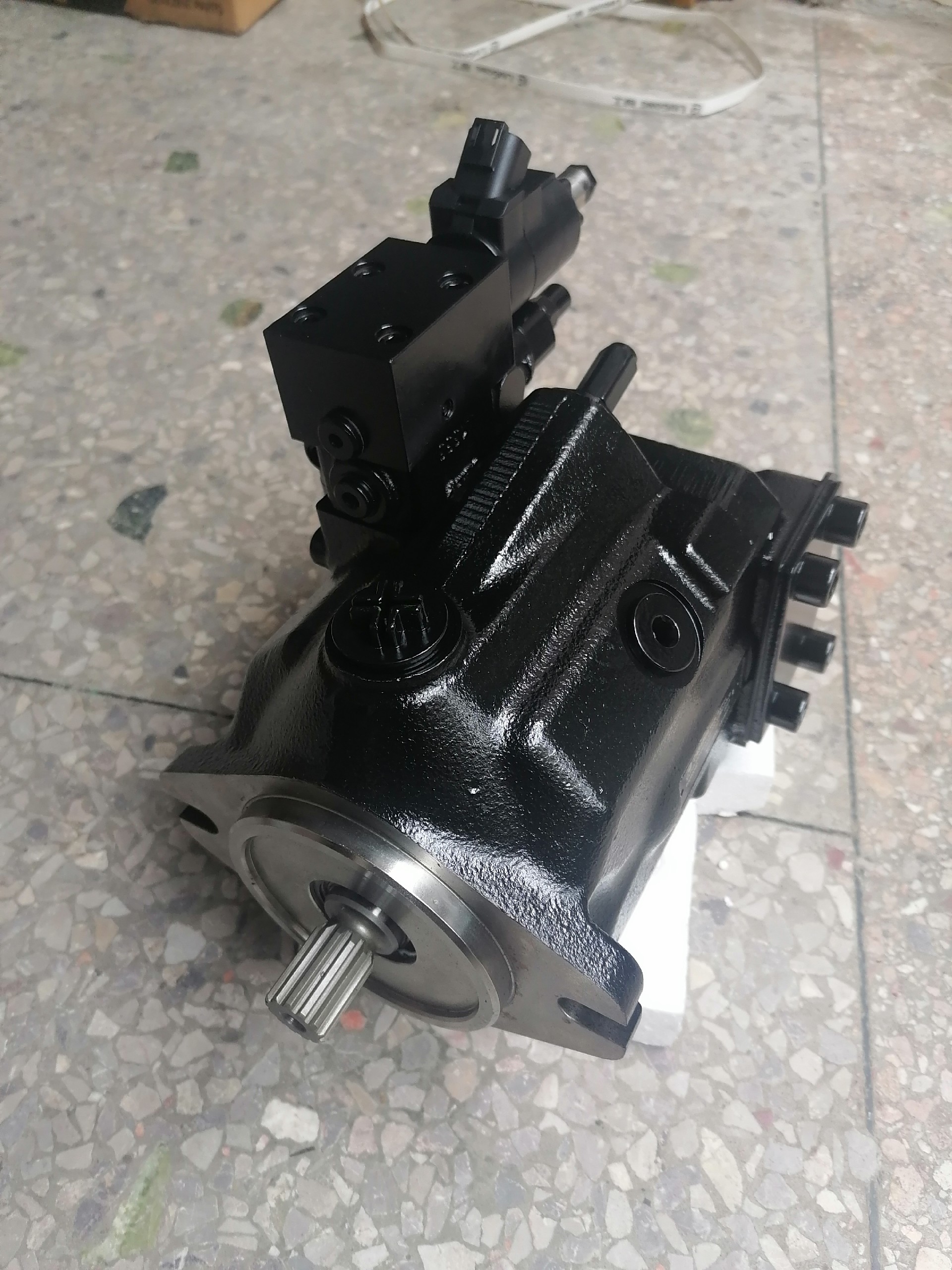 Liugong part  11C1118  pump