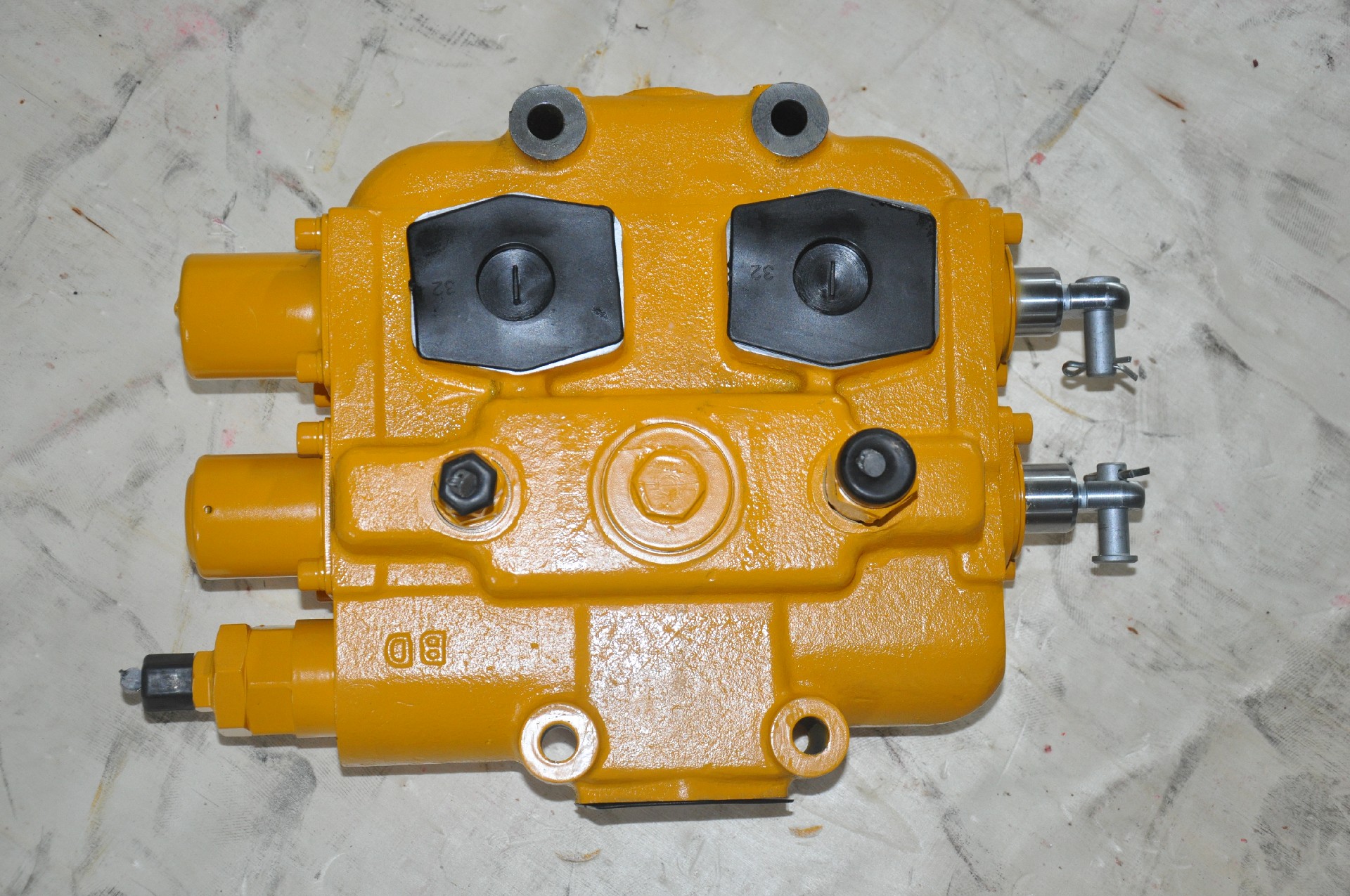 Liugong part  12C0016X9Y17MPA  pump