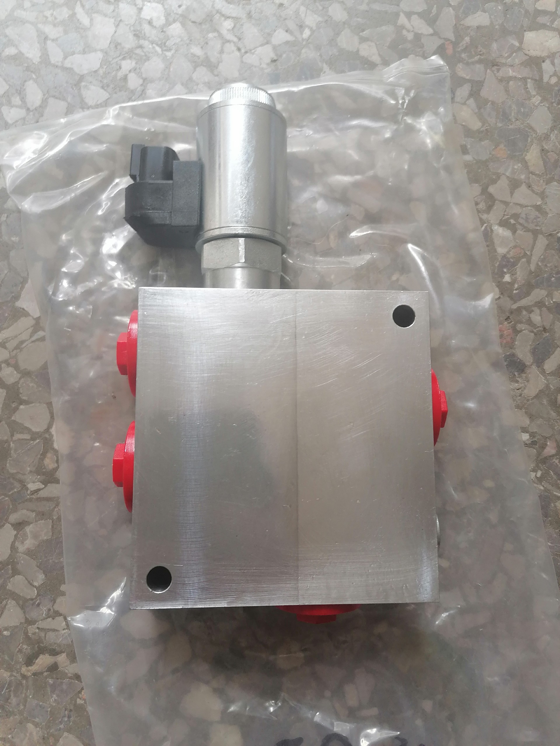 Liugong part  12C1787 Control valve