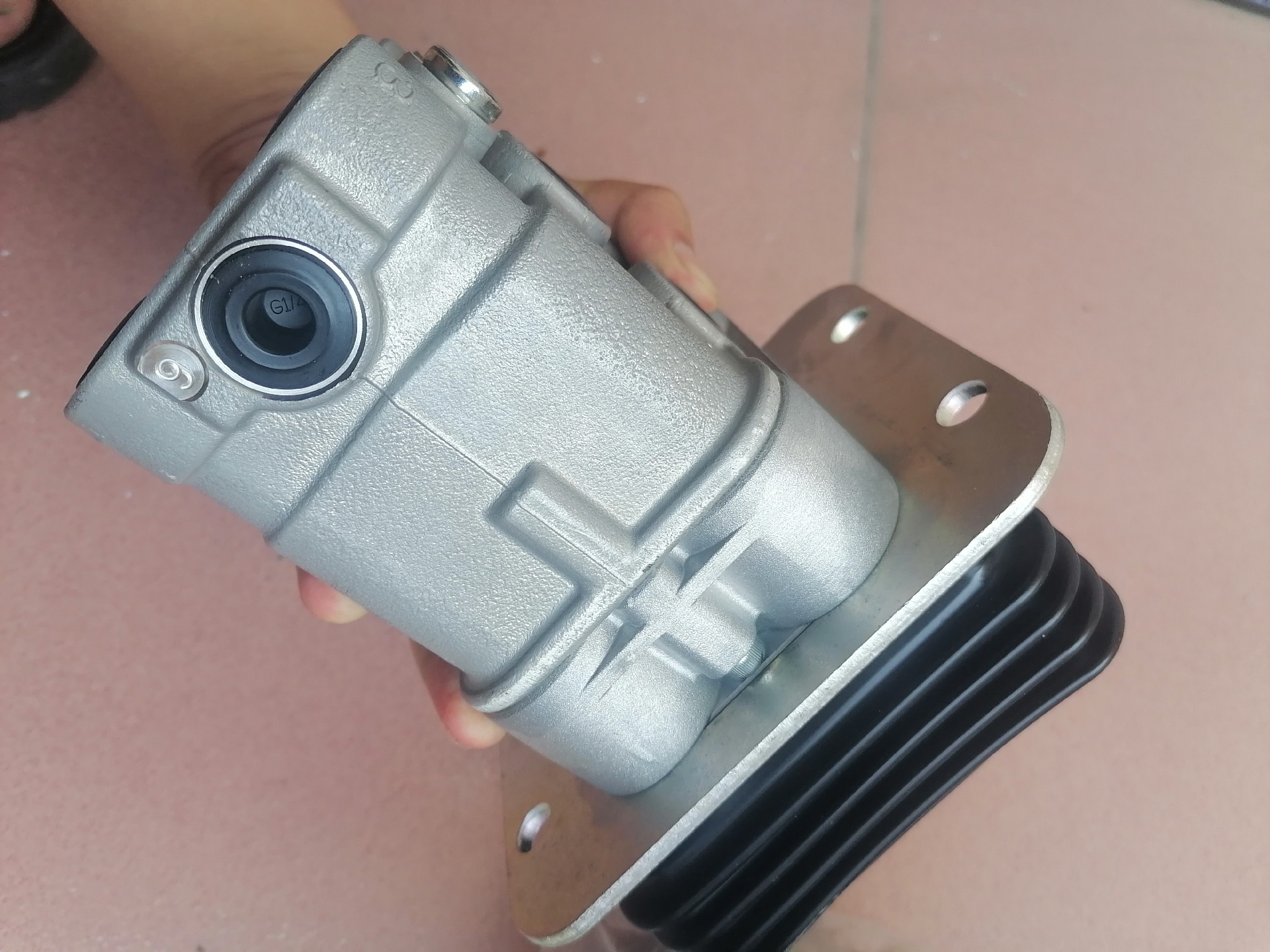 Liugong part 12C3785 8-hole foot valve