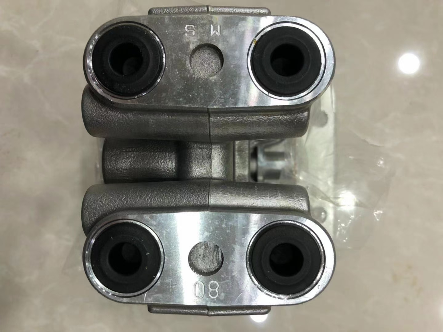 Liugong part 12C4904  6-hole foot valve