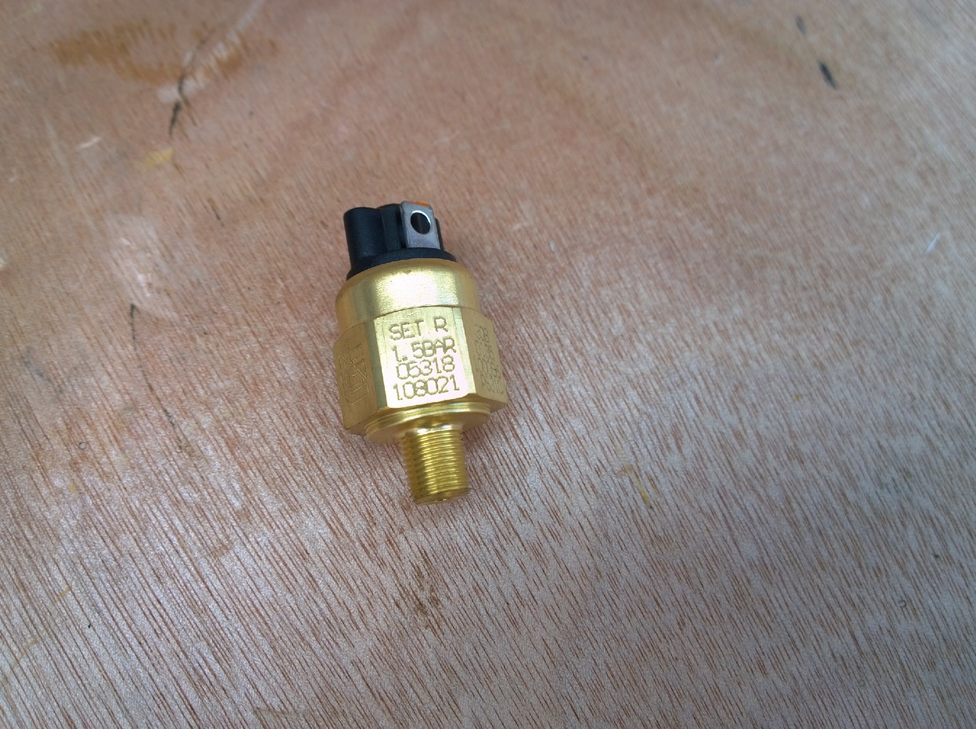 Liugong part 30B0135P01 Pressure switch, assembly