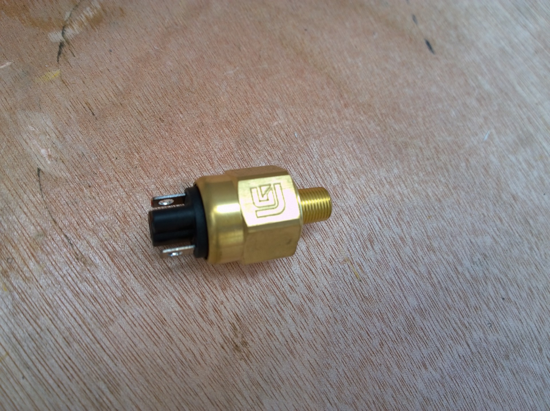 Liugong part 30B0135P01 Pressure switch, assembly