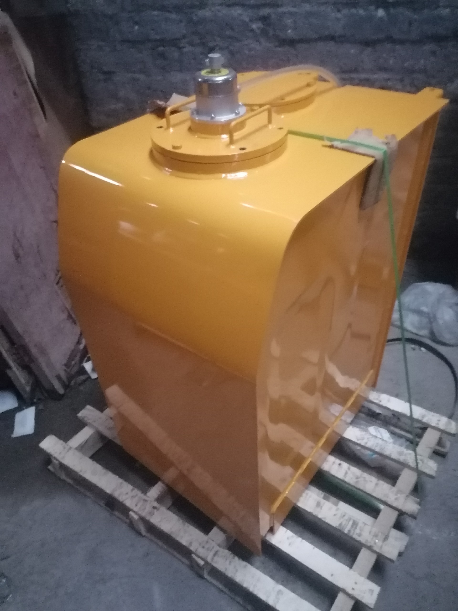 Liugong part 950 and 952 hydraulic oil tank