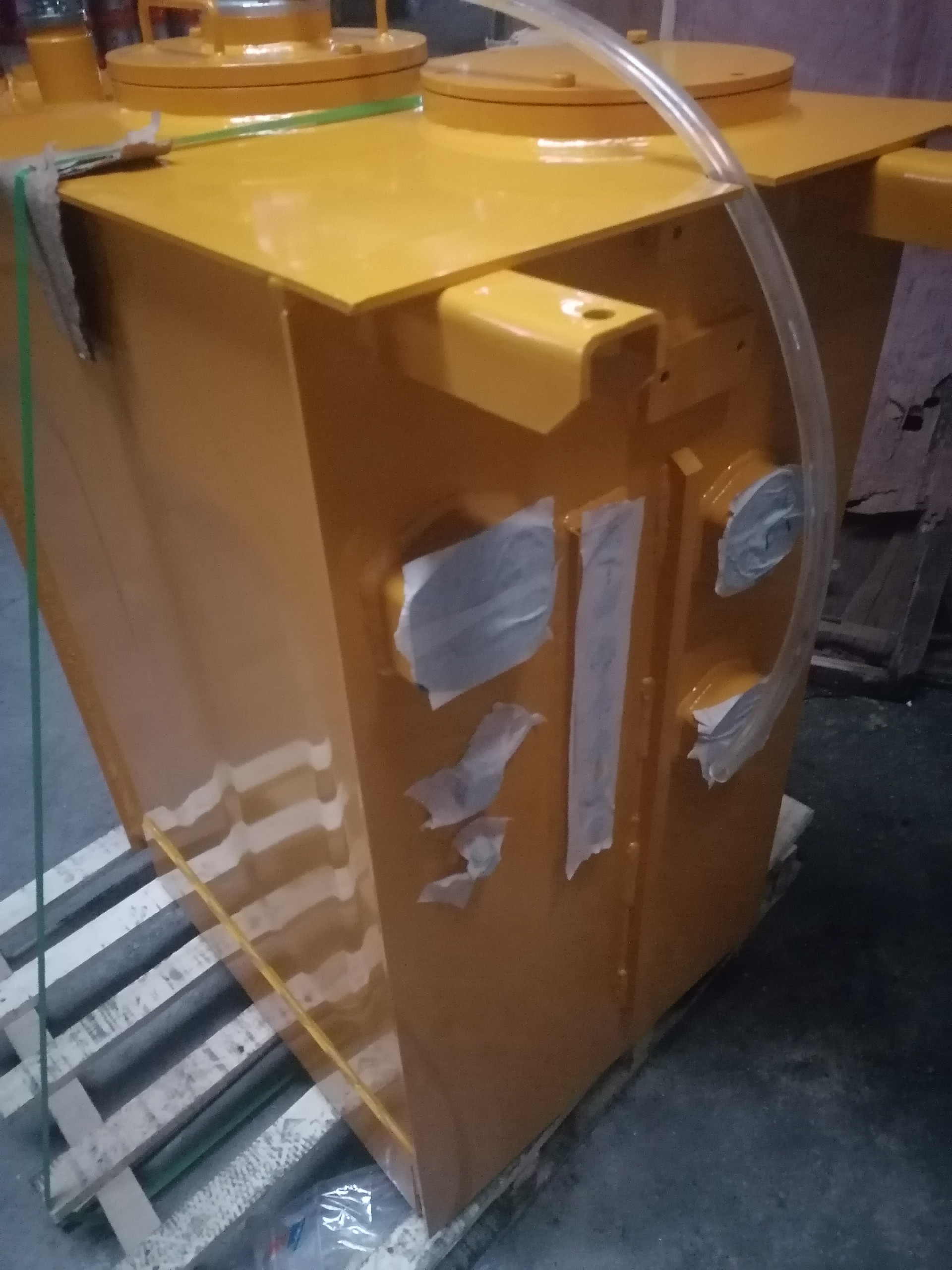 Liugong part 950 and 952 hydraulic oil tank