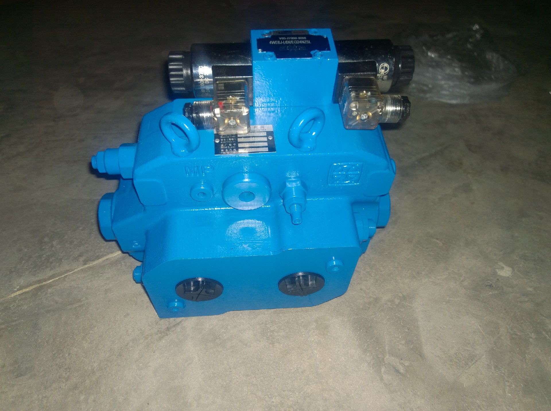 Liugong part 4120008414 electro-hydraulic directional valve