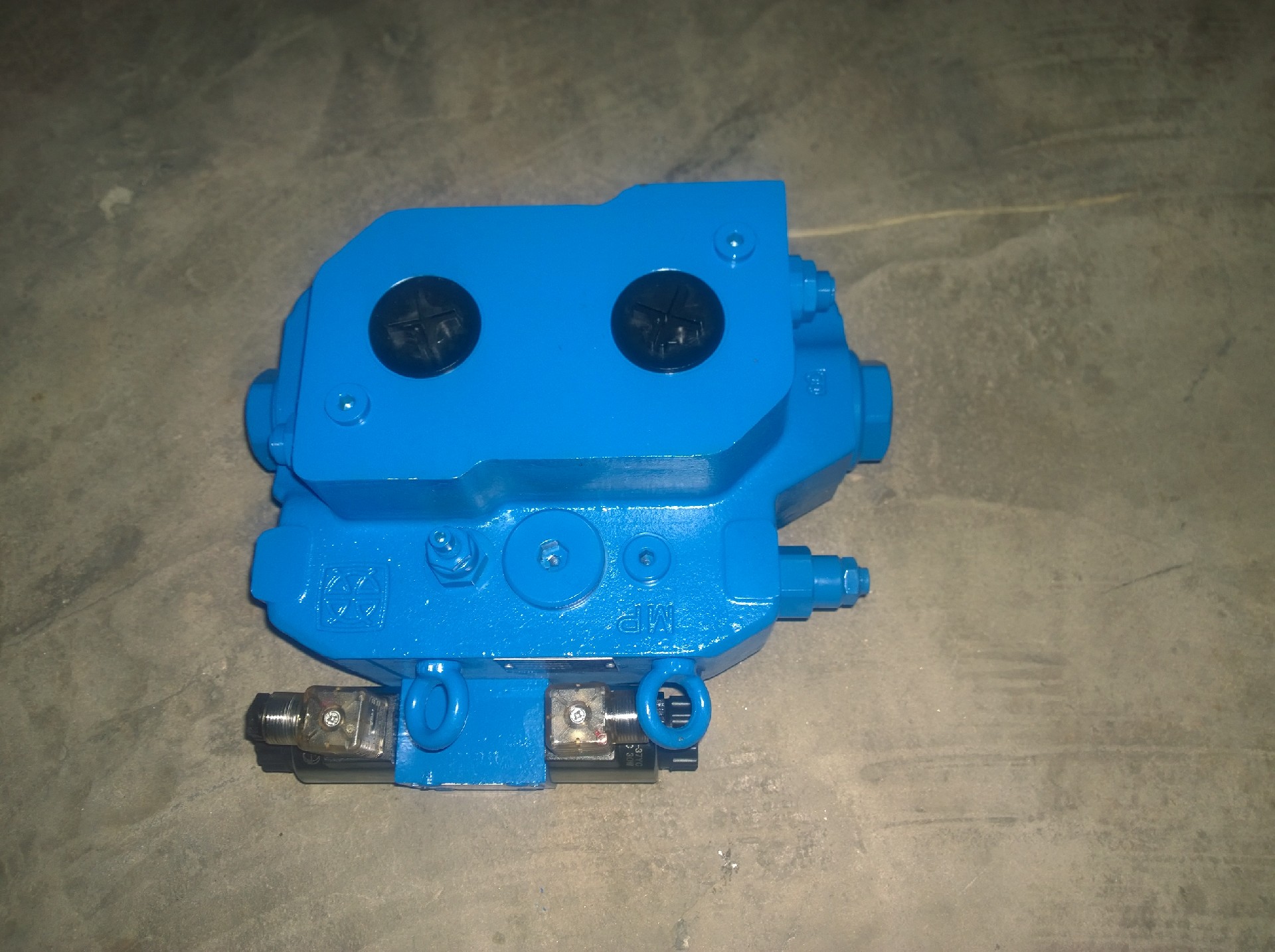 Liugong part 4120008414 electro-hydraulic directional valve