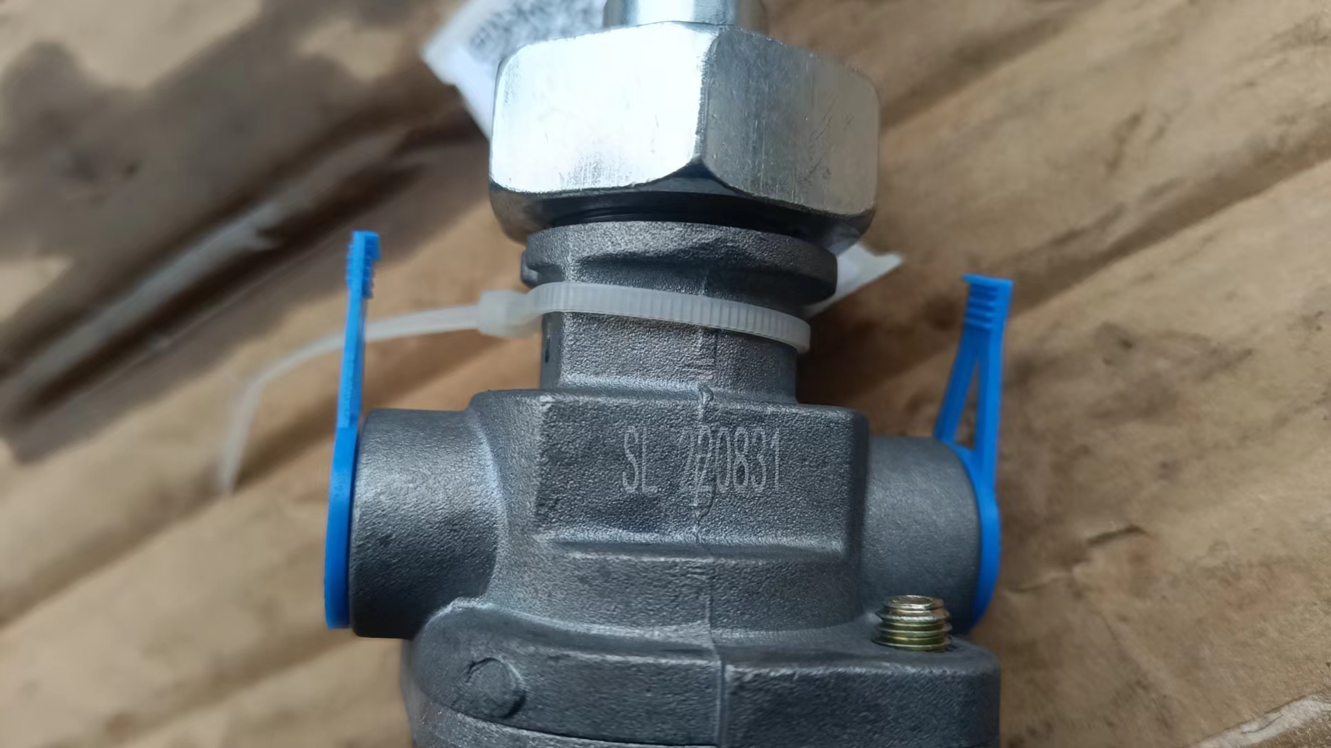 Liugong part 803004037	Valve