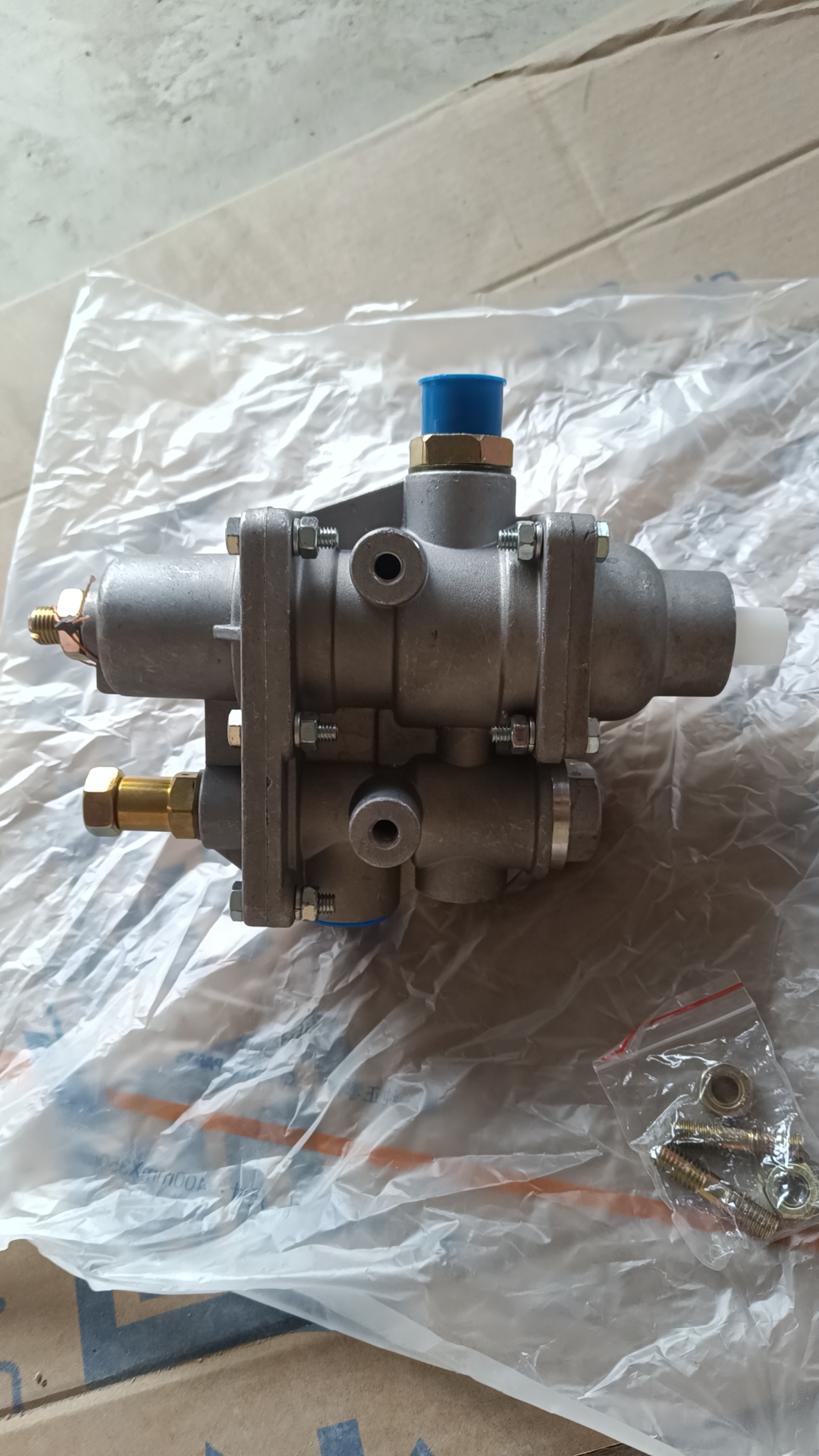 Liugong part 13C0026C1 Valve