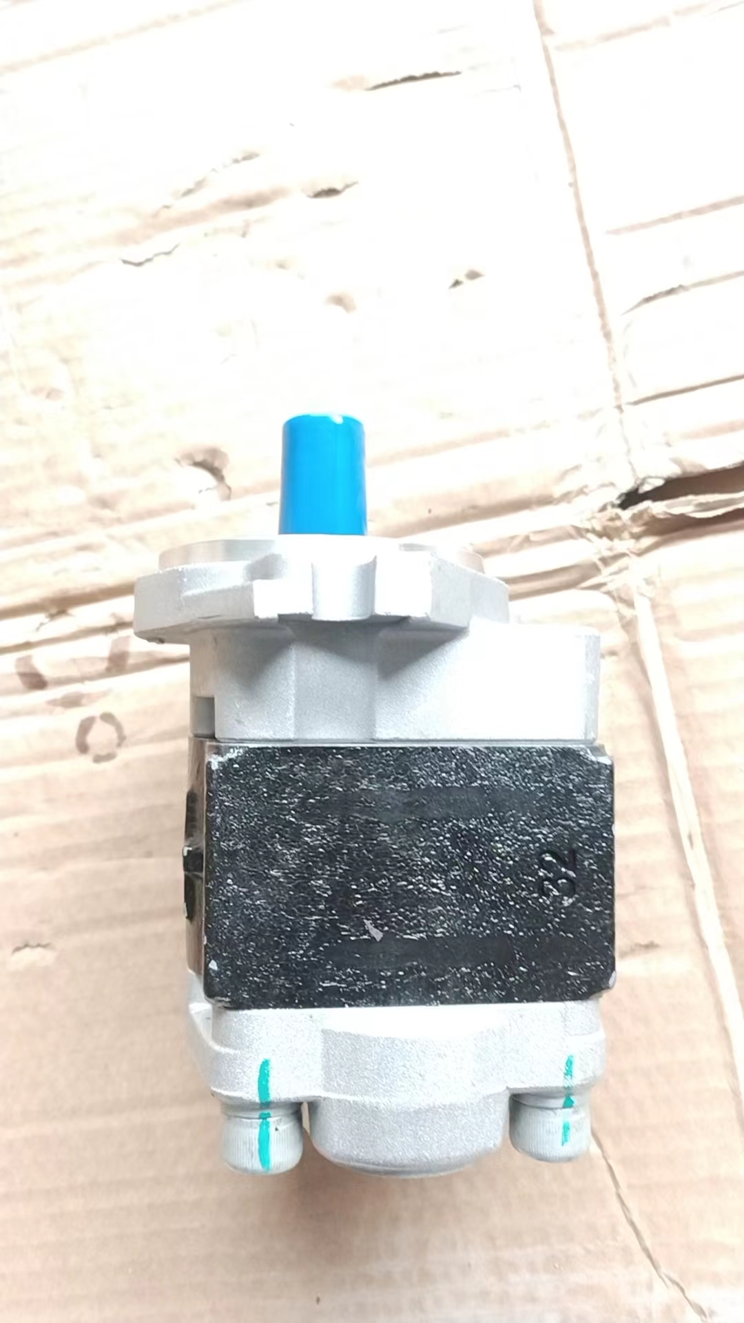 Liugong part 11K2042-Gear pump