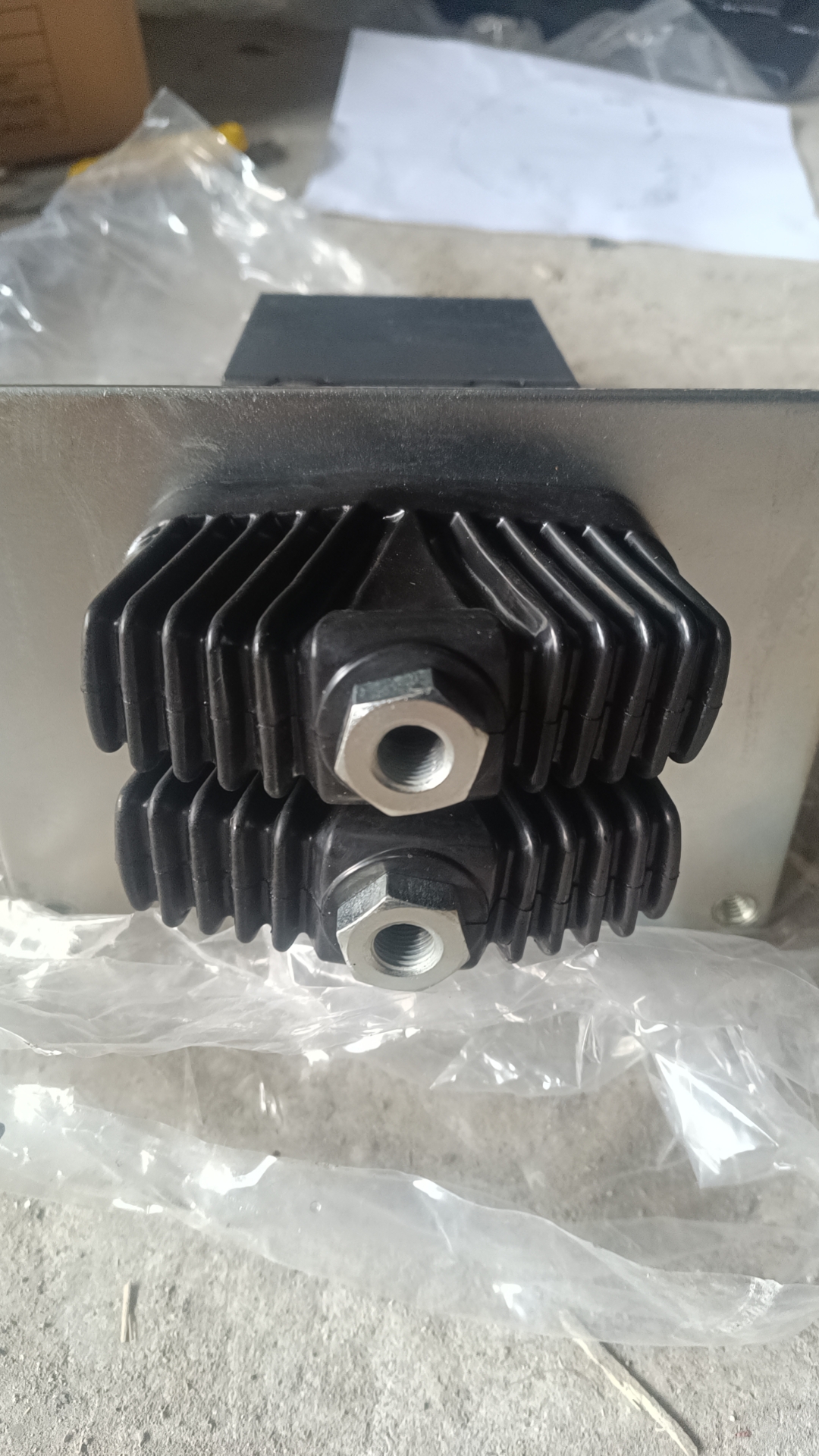 Liugong part 12C0019 valve