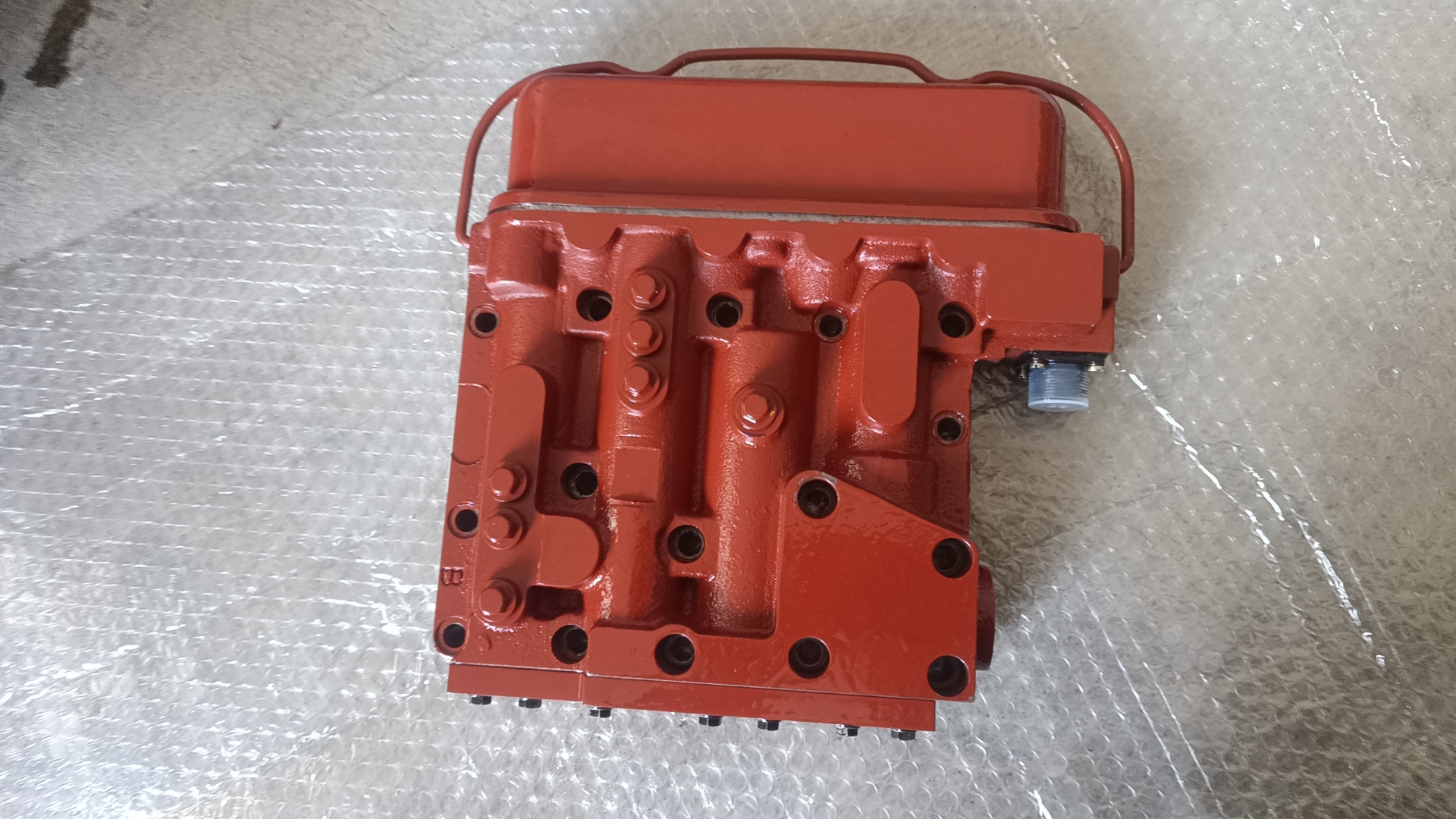 6WG180 control valve  Liugong Loader Parts