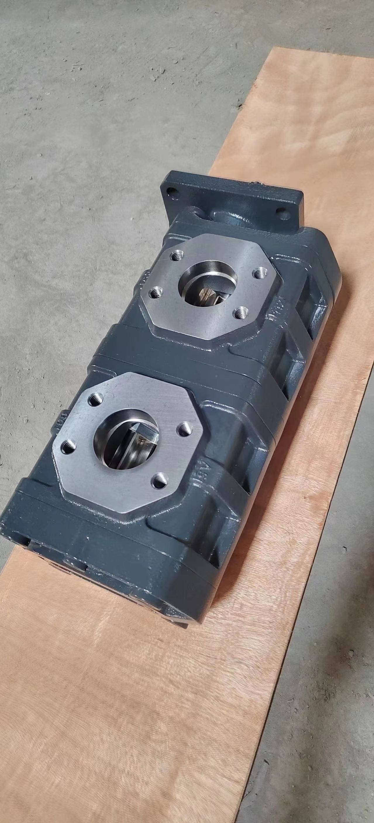 11C2349 Gear Pump GEAR Pump