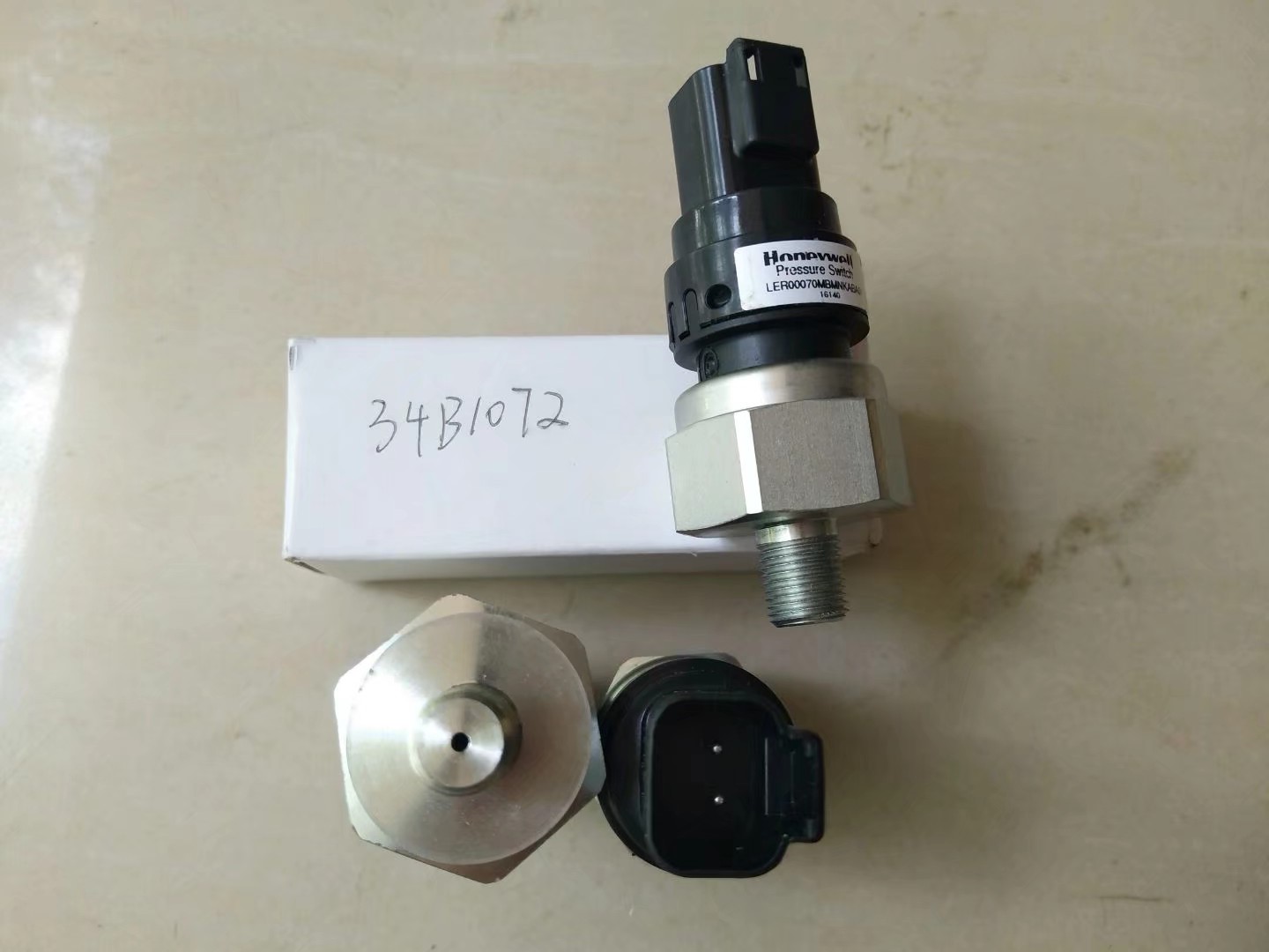 30B0232 34B1072 Speed sensor